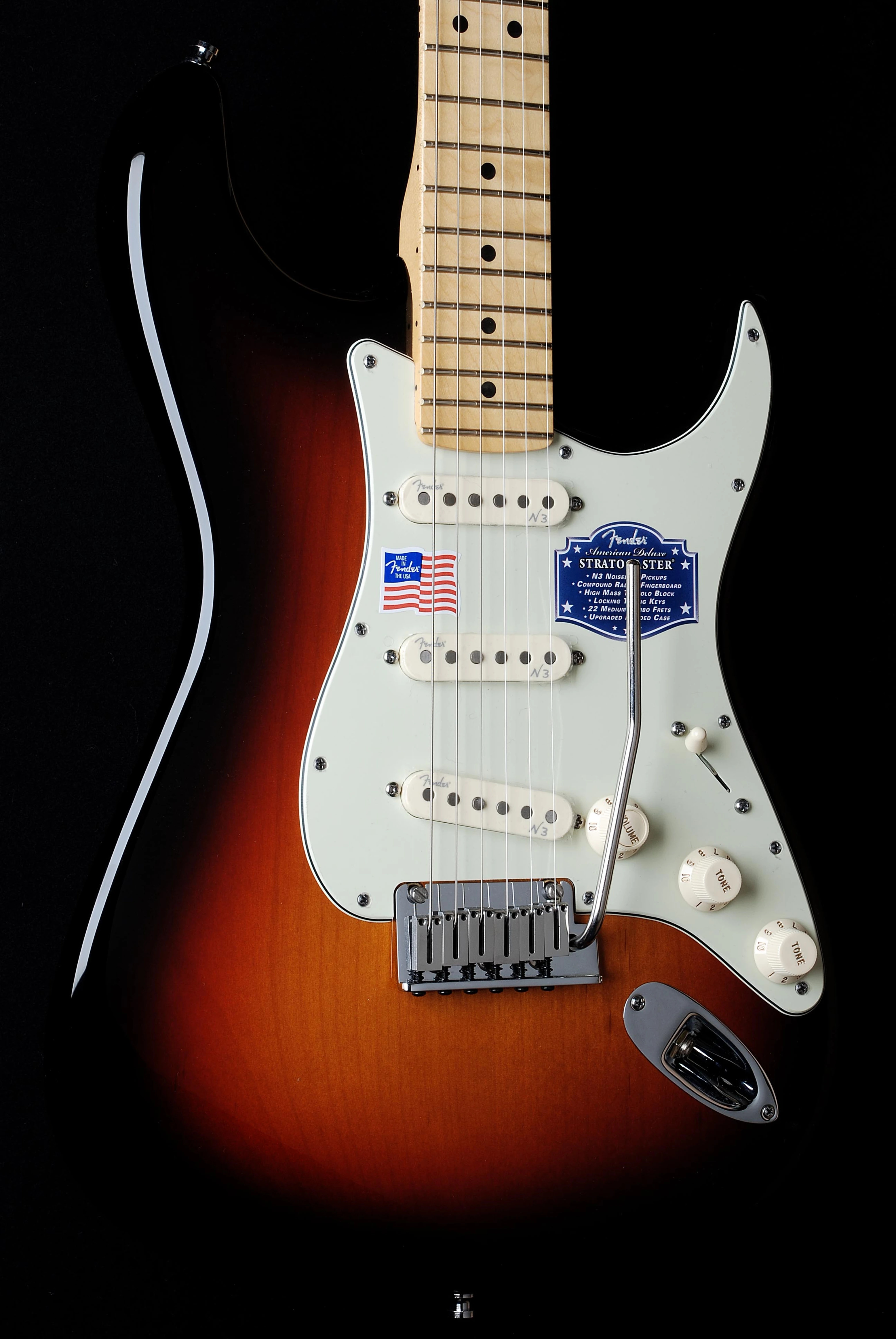 Fender American Deluxe Strat Maple Neck 3 Tone Sunburst