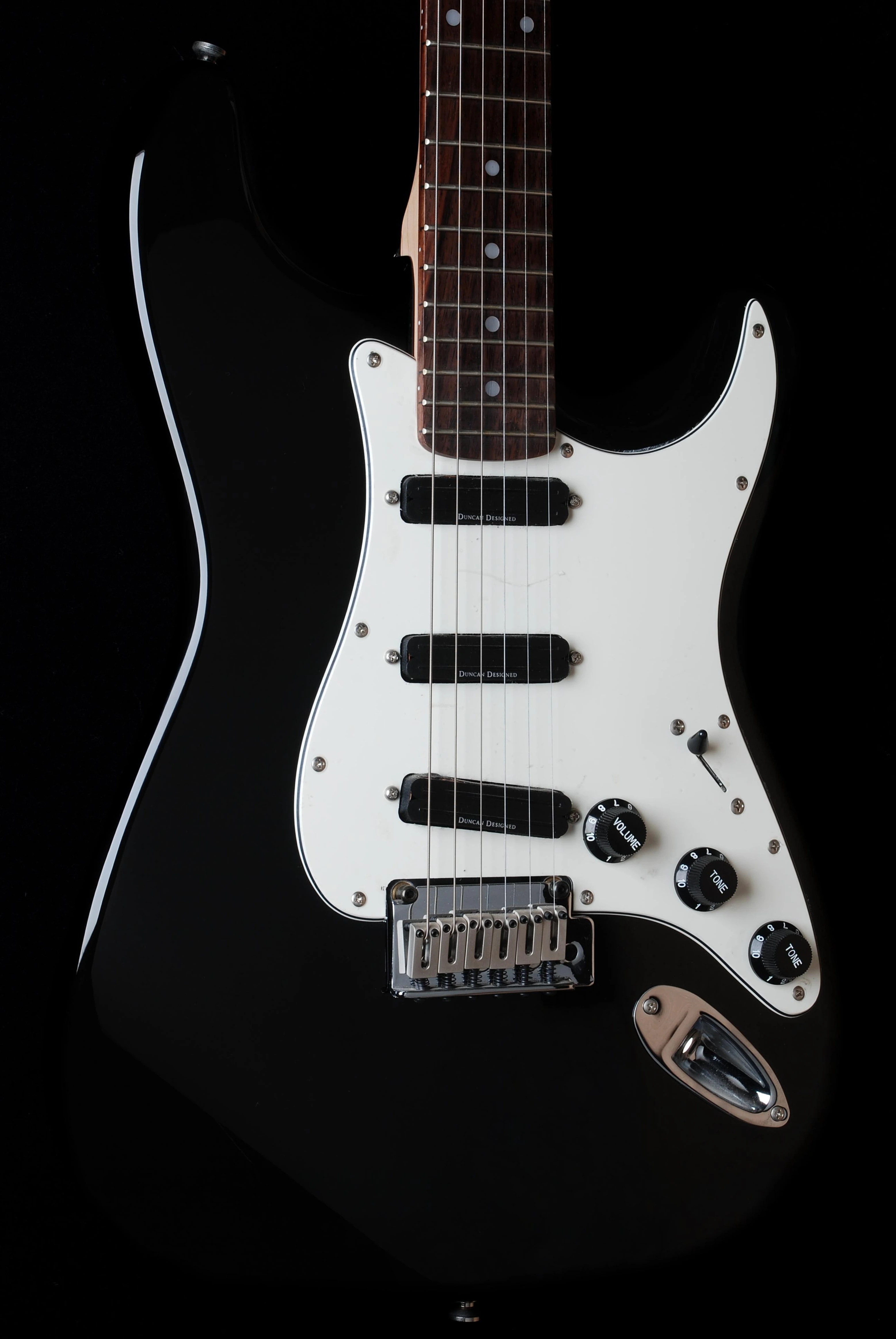 Squier Deluxe Hot Rails Strat Black
