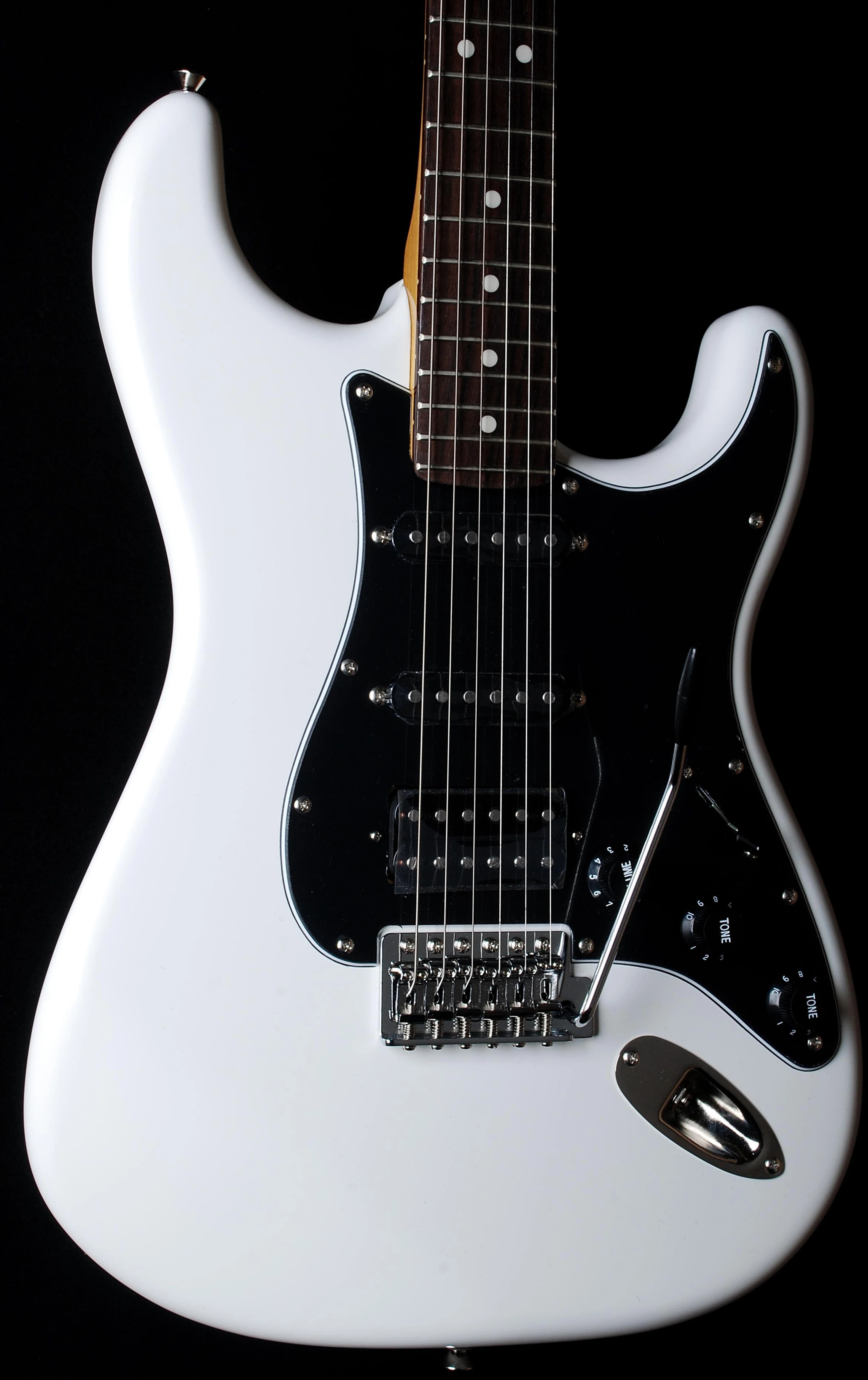 Fender Modern Player Strat HSS Olympic White