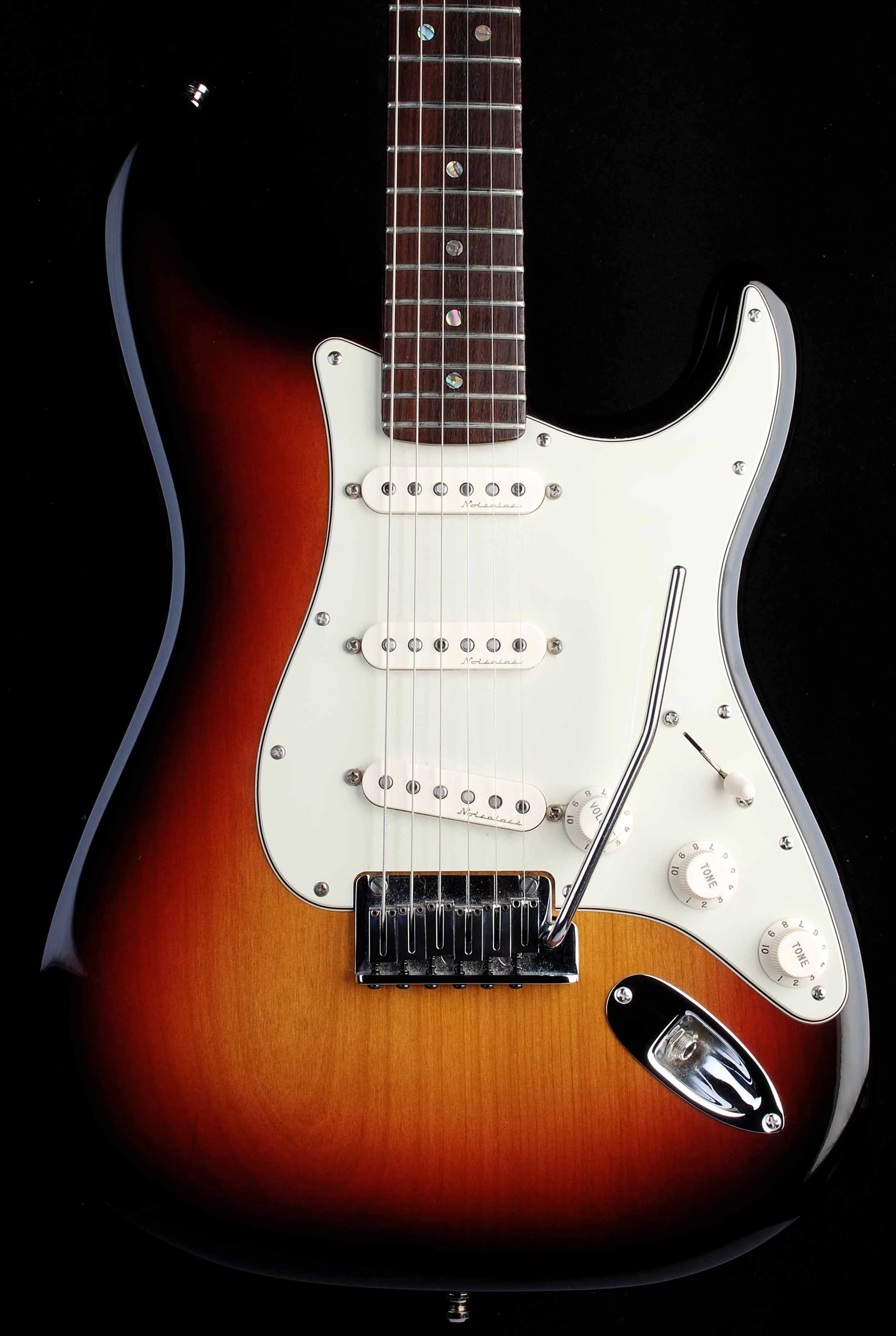 Fender American Deluxe Strat 3 Tone Sunburst Rosewood Used