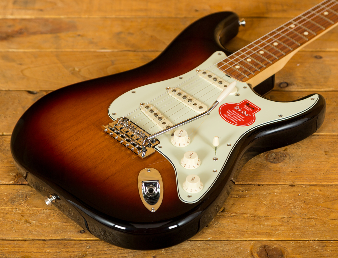 Fender Classic Player 60s Strat Sunburst - Peach Guitars
