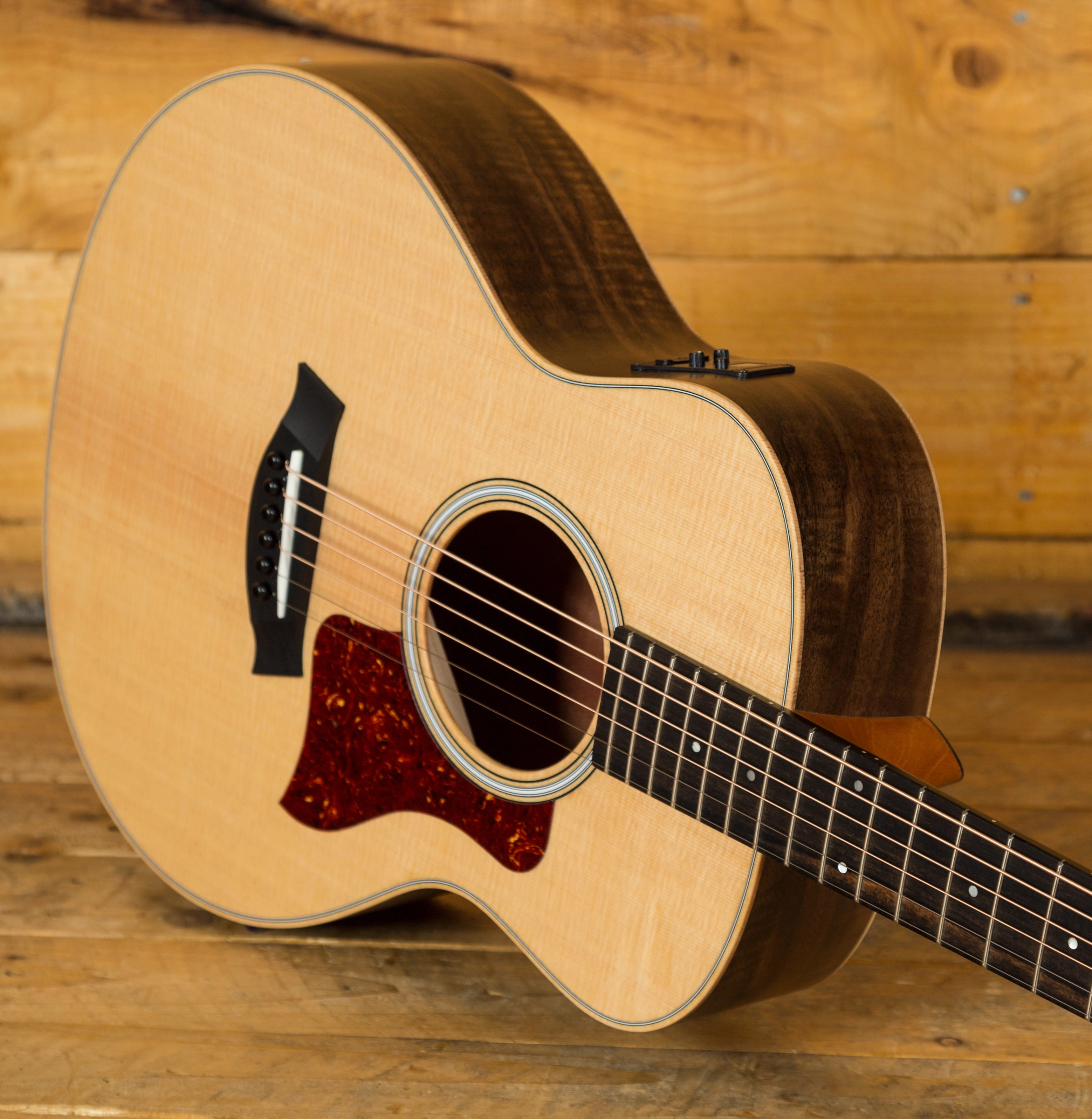 Taylor GS Minie LTD Figured Walnut Peach Guitars