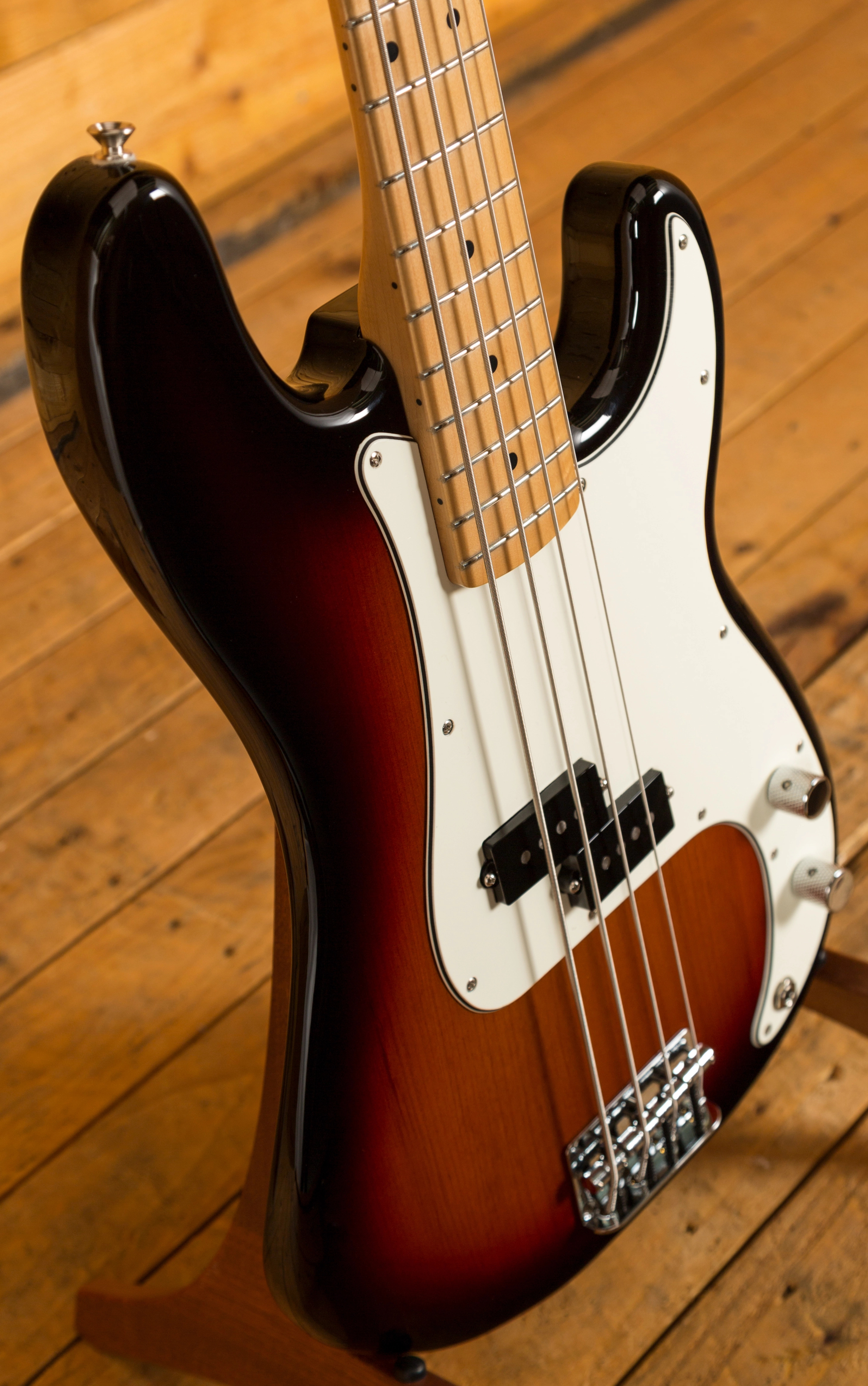Fender Player PBass Maple Neck 3TSB Peach Guitars