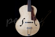 Godin 5th Avenue Natural