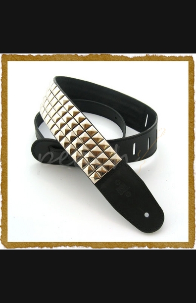 DSL 2.5" leather with pyramid studs 