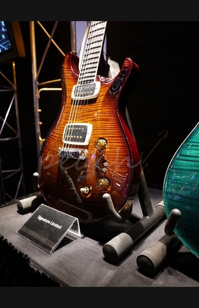 PRS Signature Limited Run Black Gold Wrap